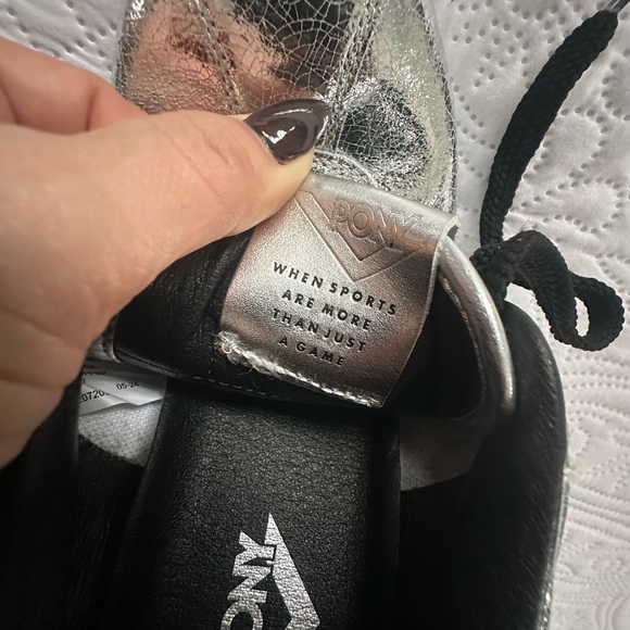 Women's Silver PONY sneakers, Size 8 M - Picture 9 of 10